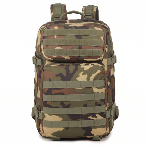 Frontansicht des 50L Armee Rucksacks mit Tarnmuster und Fächern vom Army Shop Schweiz